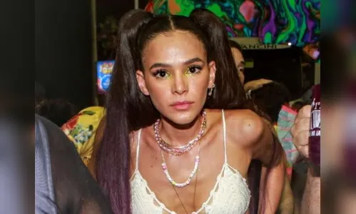 Marquezine reage a críticas ao corpo após foto de biquíni