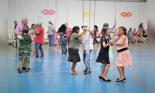 Baile de Carnaval da Melhor Idade agita Centro de Iniciação ao Esporte