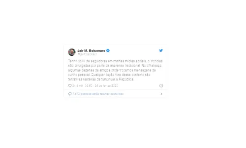 
							Após compartilhar vídeo sobre ato contra Congresso, Bolsonaro diz que mensagens trocadas no celular são de 'cunho pessoal'
						
						