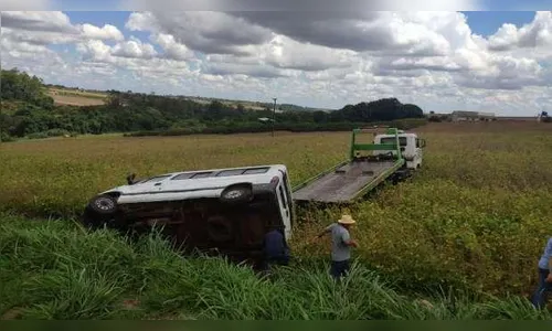 PRF de Maringá apreende dois veículos de Apucarana com cigarros contrabandeados