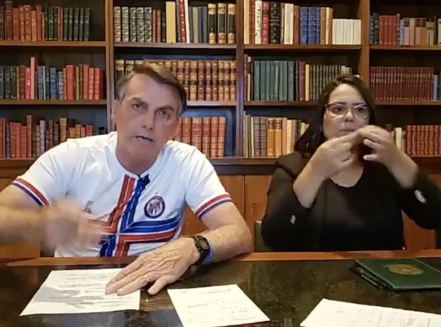 'Não vou renunciar ao meu mandato', afirma Bolsonaro