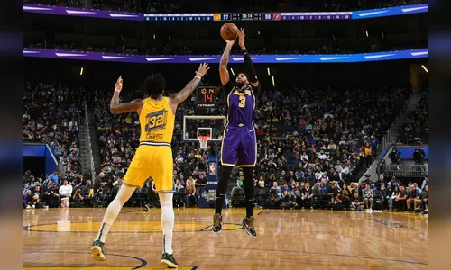 Sem LeBron, Lakers superam Warriors e vencem a sétima seguida na NBA