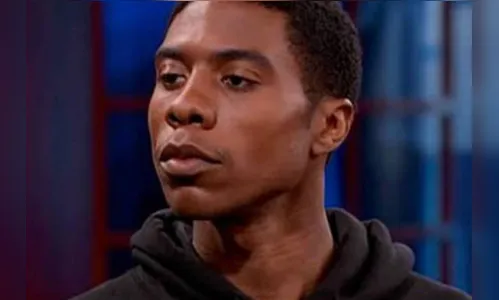 Suposto viajante do tempo do ano 2050 faz revelação: 'Vivemos em uma simulação'