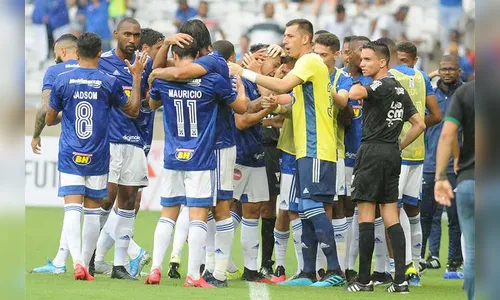 Fábio pega pênalti no fim e Cruzeiro vence Uberlândia no Mineirão