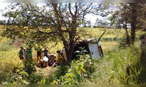 Colisão entre camionete e caminhão em Ivaiporã deixa duas pessoas feridas
