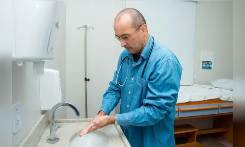 Infectologista explica maneira correta de lavar as mãos e evitar doenças; assista