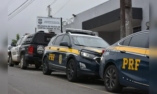 Após troca de tiros, PRF liberta caminhoneiro refém e prende ladrão de carga