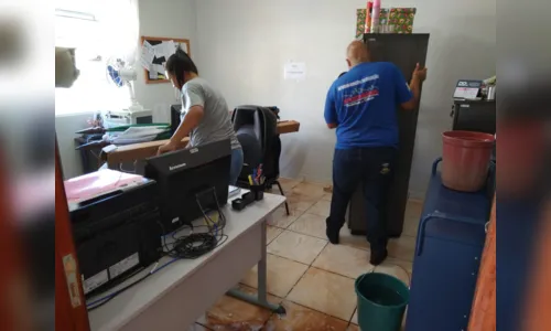 
							Prefeitura realiza limpeza e reparos em CMEIs invadidos por enxurrada em Apucarana; assista
						
						