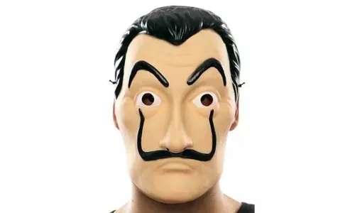 Homem com máscara de série assalta mercado em Apucarana