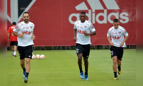 Escalação do São Paulo: Juanfran e Vitor Bueno estão fora; Antony viaja para estreia na Libertadores