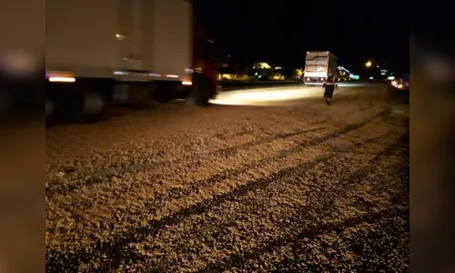 
							Soja na pista causa acidente com três veículos na BR-369
						
						