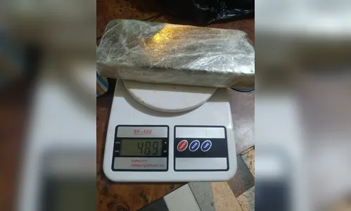 Dupla é presa com meio quilo de maconha em Arapongas