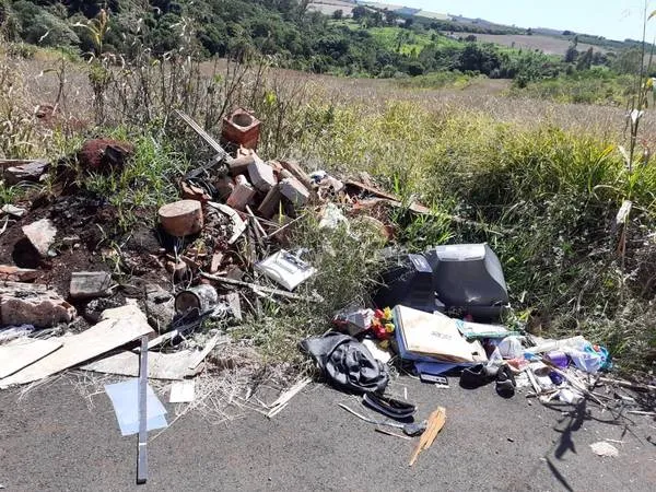 Prefeitura de Jandaia faz alerta para limpeza de terrenos baldios