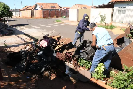 Arapongas tem 45 casos de dengue; prefeitura determina 15 dias para limpeza de terrenos