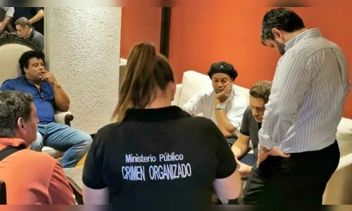 Ronaldinho e Assis depõem, e promotor diz que números de passaportes pertencem a outros