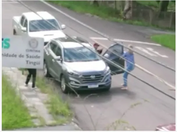 Mulher reage a assalto e impede roubo de carro; veja o vídeo