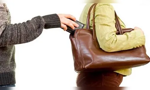 Idosa é furtada dentro de ônibus coletivo em Apucarana