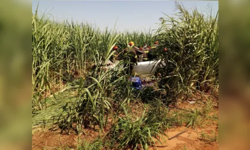 
							Carro com placas de Apucarana capota em SP e uma pessoa morre
						
						