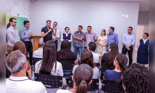 Deputado federal Sérgio Souza visita setor de radioterapia do “Providência”