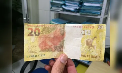 Jovens são presos em Ivaiporã por tentarem passar notas falsas