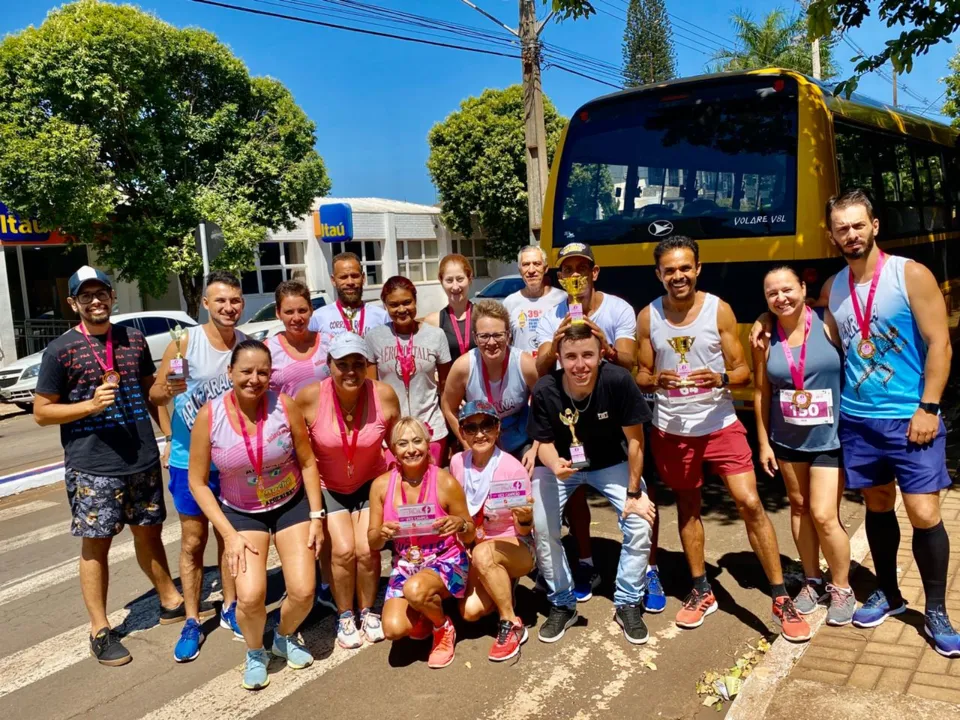 Atletas da Secretaria de Esportes de Apucarana conseguem bons resultados na Corrida da Mulher em Sertanópolis