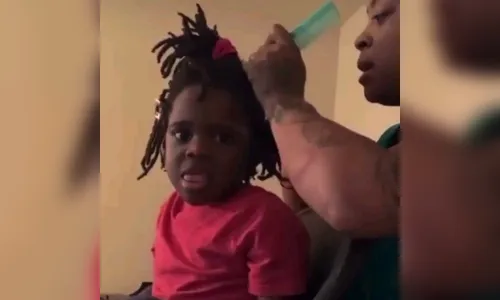 Garotinha viraliza na internet com vídeo em que chora por se achar feia