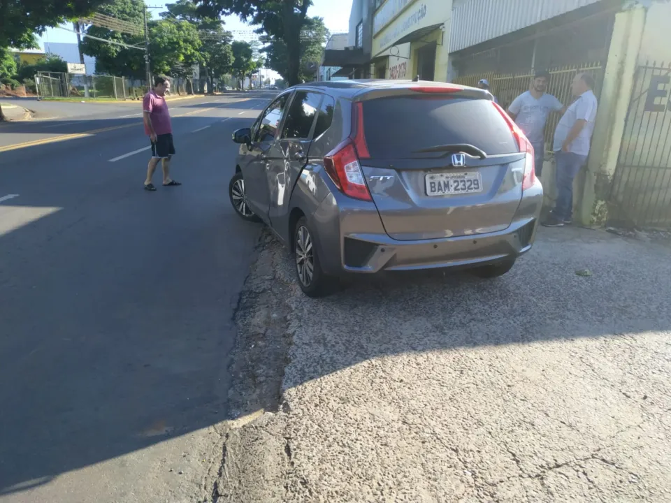 Acidente em Apucarana provoca ferimentos em motociclista