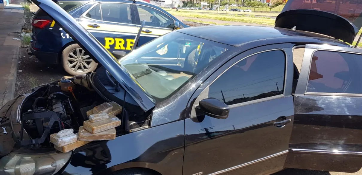 PRF descobre crack dentro de bateria de carro em Cambé; assista 