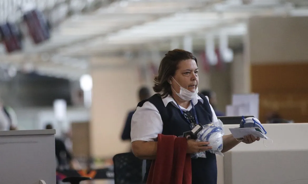 Companhia aérea reduz voos internacionais após epidemia de coronavírus