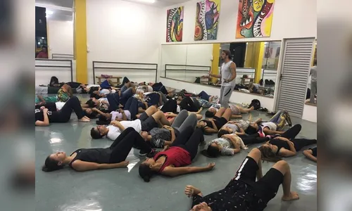 Aulas do projeto ATUAR - Teatro com Vida têm início