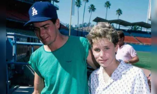 
							Ator diz que Charlie Sheen estuprou menino de 13 anos
						
						