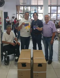 Rotary Clube de Apucarana doa duas cadeiras de rodas para a Adefiap 