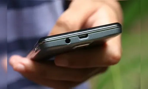 Homem tem o celular furtado enquanto negociava computador, em Ivaiporã