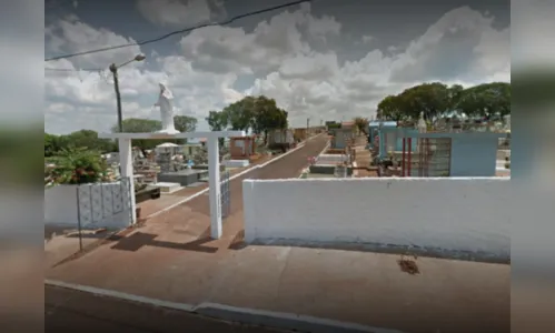 Vândalos destroem imagens de santos no cemitério de Marumbi