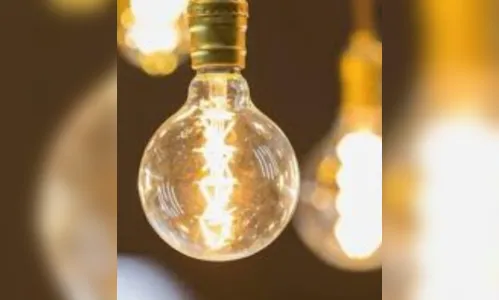 Detonação de rochas provoca queda de energia no Adriano Correia, em Apucarana, nesta sexta (13)