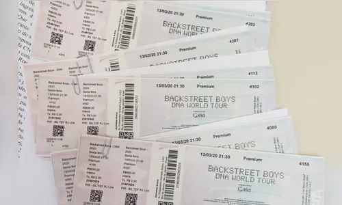 Dois homens são presos com 24 ingressos falsos para show dos Backstreet Boys
