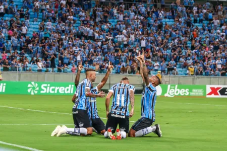 Grêmio deve ter a volta do zagueiro argentino Kannemann em jogo contra o São Luiz