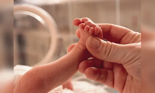 Recém-nascido tem resultado positivo para coronavírus em Londres