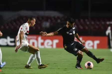 No Morumbi vazio, São Paulo vira sobre o Santos e se classifica no Paulistão