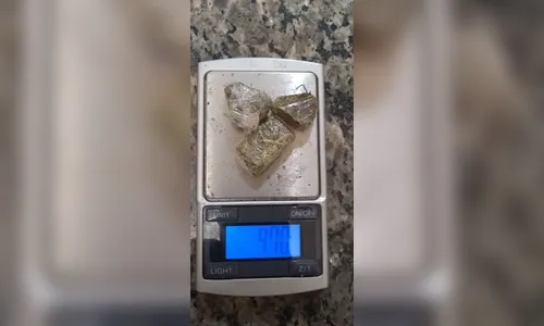 Jovem é flagrado transportando drogas em Apucarana