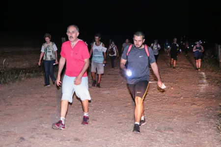 Caminhada da Lua reúne 400 participantes