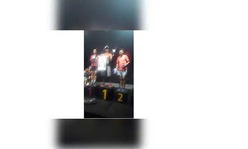 Apucaranense participa de corrida noturna em Londrina e conquista primeiro lugar 