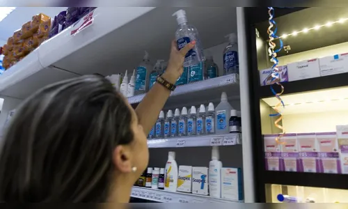 Maior fabricante de álcool em gel eleva produção de 120 mil frascos para 6 milhões