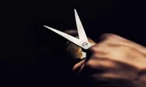 Filho de 16 anos é apreendido após tentar estrangular e ameaçar mãe com tesoura em Apucarana