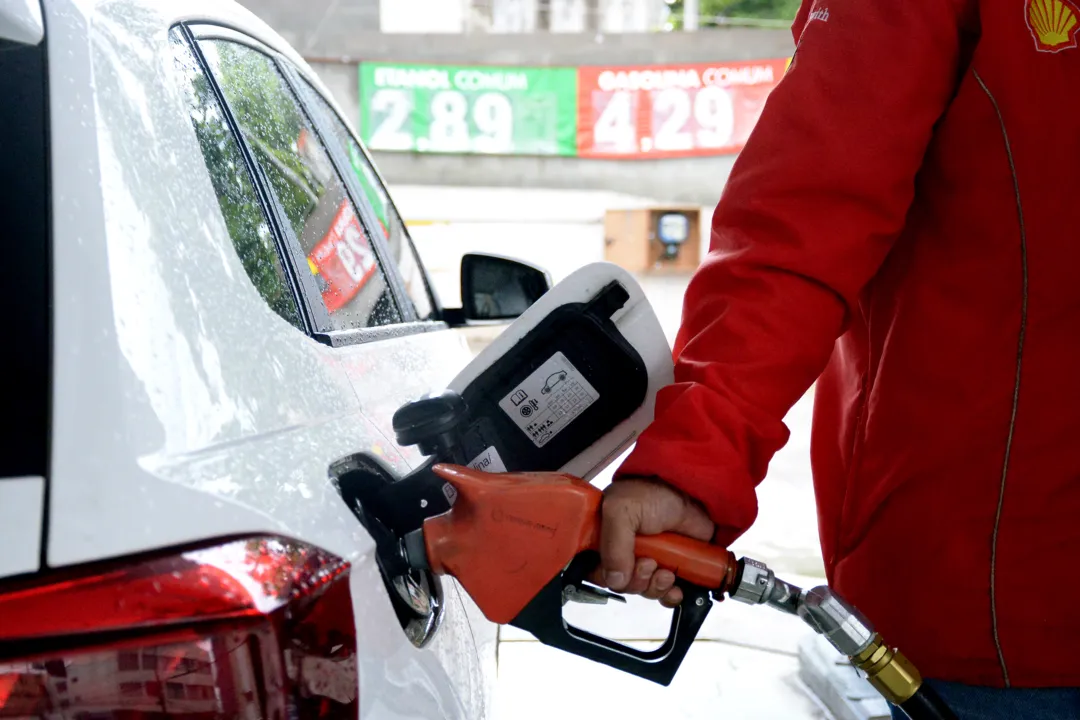 Petrobras reduz preços da gasolina em 12% e do diesel em 7,5%