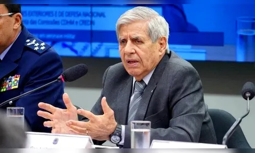 Antes de testar positivo, Heleno se reuniu com Bolsonaro e ministros