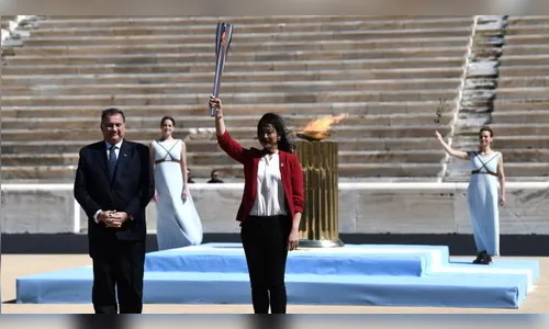 Com estádio vazio em Atenas, organização de Tóquio-2020 recebe a chama olímpica