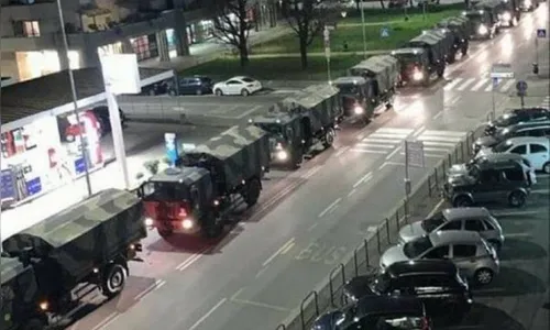 Imagens de caminhões militares transportando corpos são chocantes; vídeo faz alerta