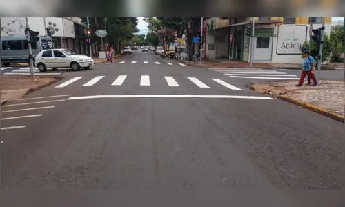 Pintura termoplástica reforça sinalização de trânsito em Apucarana