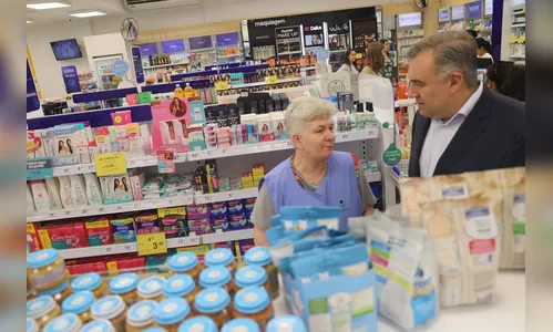 Procon-PR notifica comércio por preços de álcool em gel e máscaras